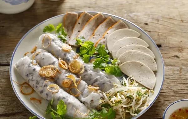 Steamed Pork Rice Rolls